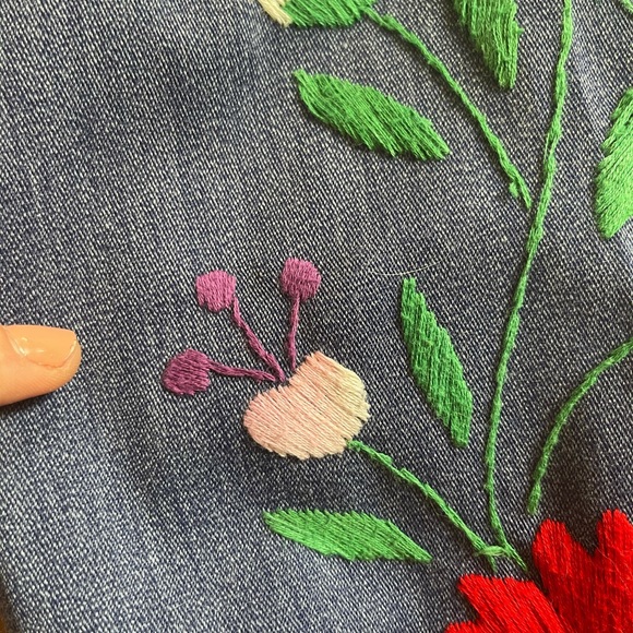 SOLD | 70s Vintage Floral Embroidered Ricardo Acapulco Bell Bottom Jeans - Picture 6 of 13